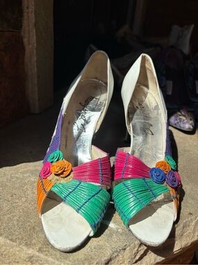 Vintage Margaret J Multicolor Leather Floral Peep Toe Heels Pumps Wearable Art